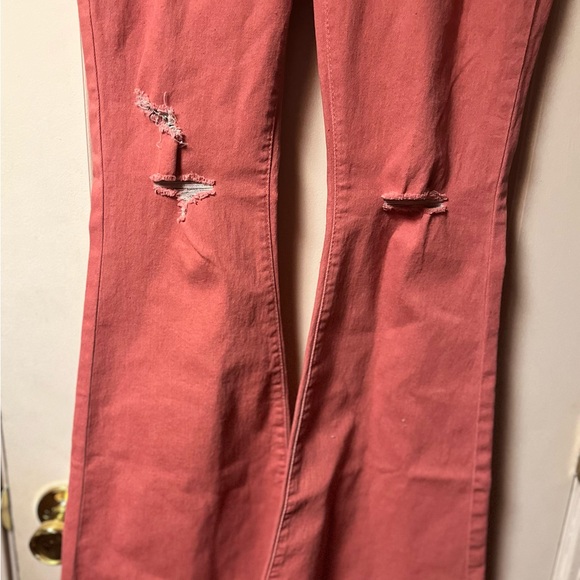 Shein 
Women’s 
Jeans 
Size 30 
Distressed
 Denim 
Excellent Condition - Picture 5 of 7